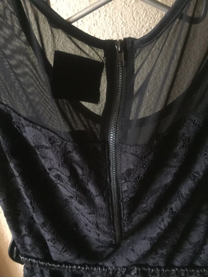 Robe noir dentelle et sa ceinture - photo numéro 4