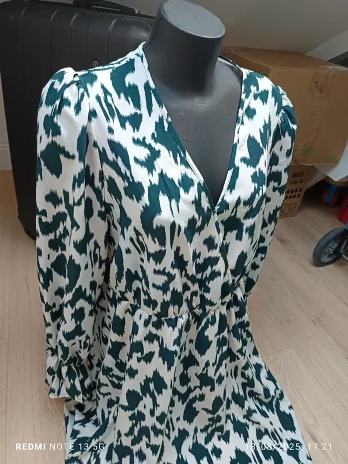 Magnifique robe shein taille XL vert et blanche - photo numéro 2