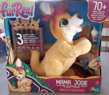 Maman kangourou furreal neuf