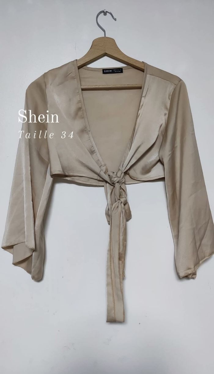 Chemisier court en satin shein femme Taille 34