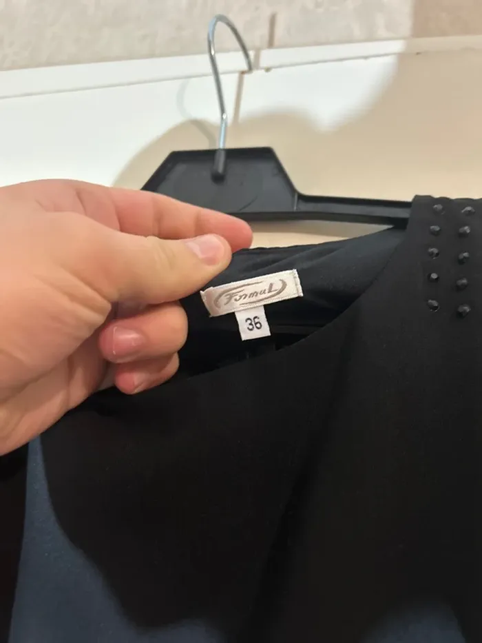 Robe noire formul - photo numéro 6