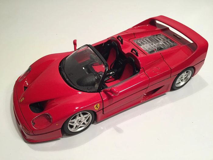 pièces détachée miniature Ferrari F50 1995 Burago 1/18 1/18e 1/18ème
