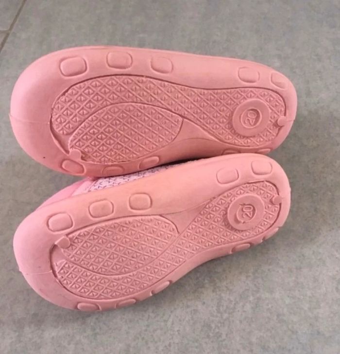 Chaussons chats rose NEUFS - taille 20 - photo numéro 4