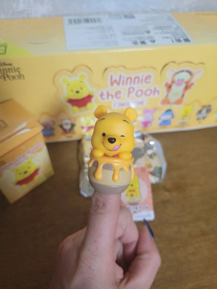 Figurine winnie sur doigt herocross - photo numéro 3