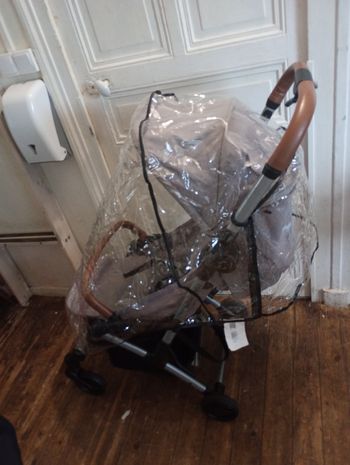 Poussette compact légère Laïka 2 bébé confort avec protection pluie