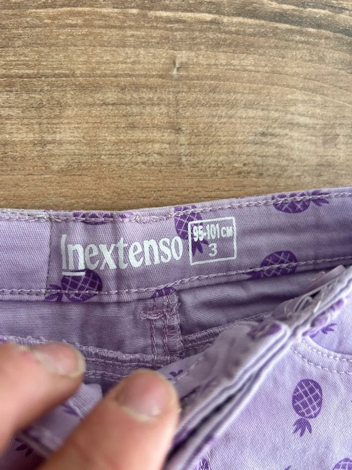 Short en jeans à motif neuf 3 ans - photo numéro 2