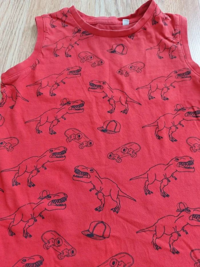 T-shirt sans manches taille 128 . - photo numéro 3