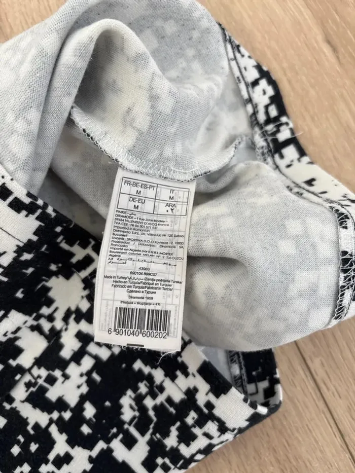 Jupe Pimkie taille M – Motif graphique pixel noir et blanc - photo numéro 3