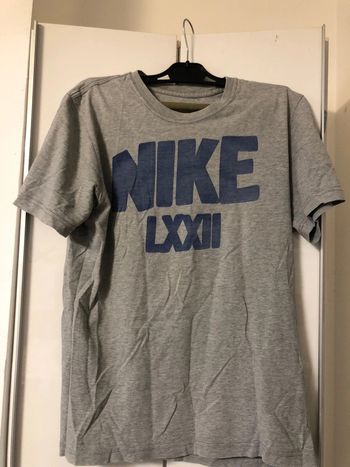 T shirt Nike .