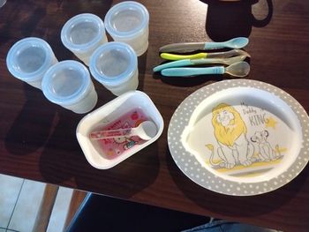 Lot de vaisselle bébé