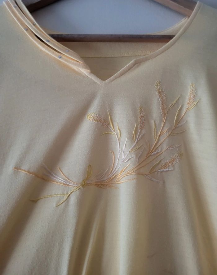 Tee shirt jaune taille 48/50 - photo numéro 2