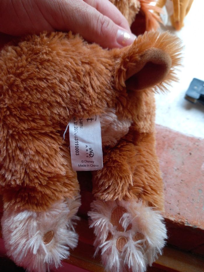 Peluche belle de la belle et le clochard de Disney 33cm environ + un petit clochard - photo numéro 3