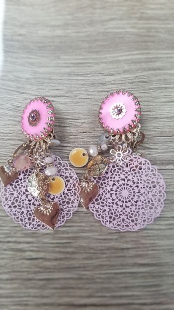 Boucles d'oreilles à clips rose et dorée