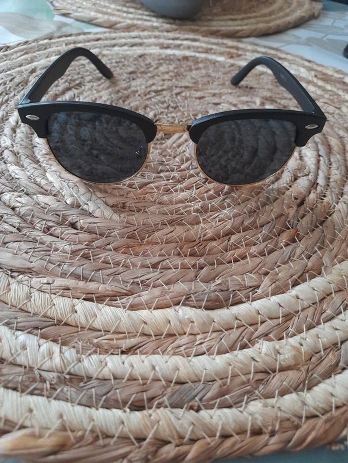 Lunettes de soleil noir et doré - photo numéro 2