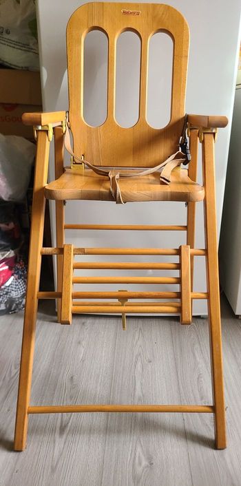 Chaise haute bébé en bois