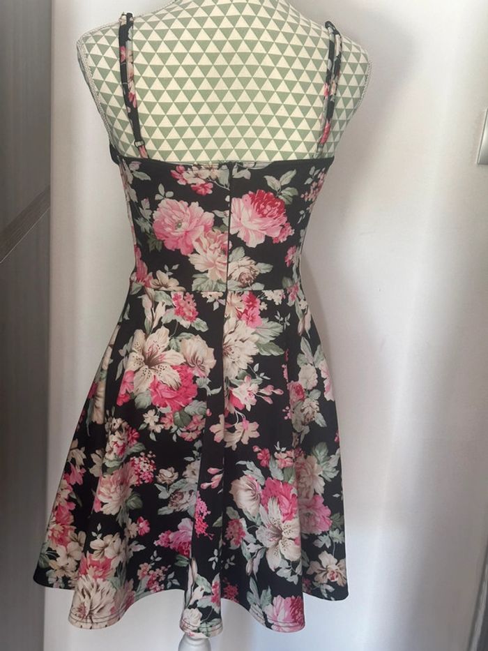 Robe à fleurs New Look - photo numéro 3