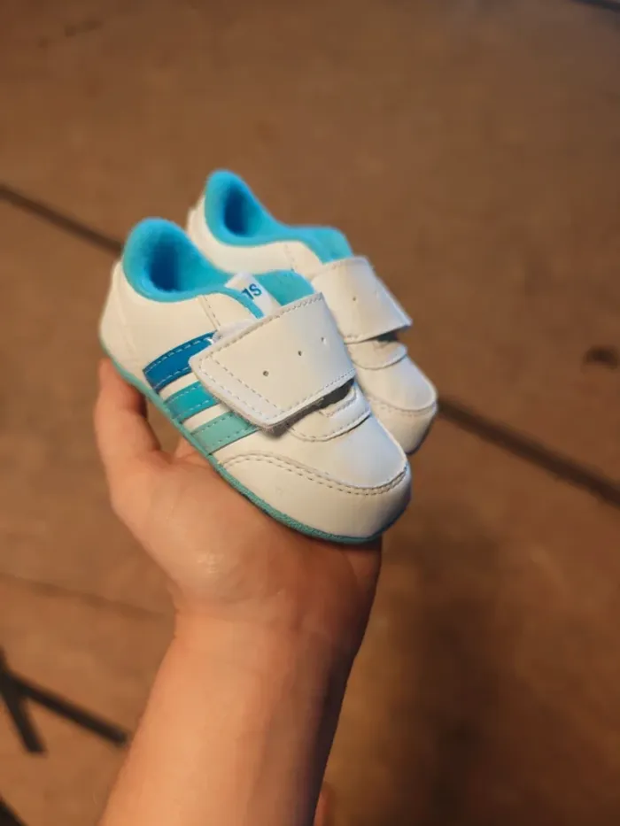 Basket adidas bébé 18