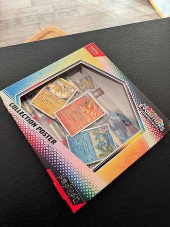 [NEUF] Coffret Poster Pokémon EV8.5 Évolutions Prismatiques