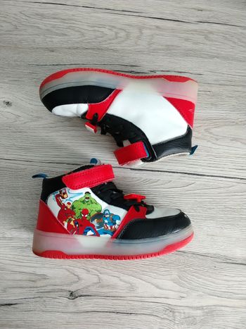 Paire de chaussures bottines basket garçon pointure 27