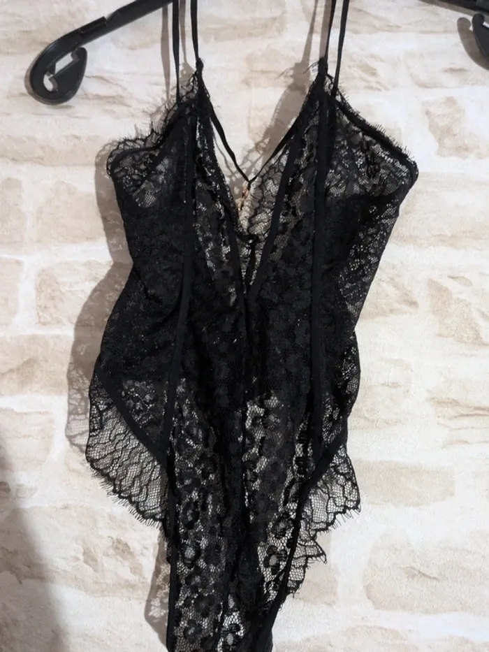Lot lingerie XS – Porte-jarretelles & Body dentelle - photo numéro 5