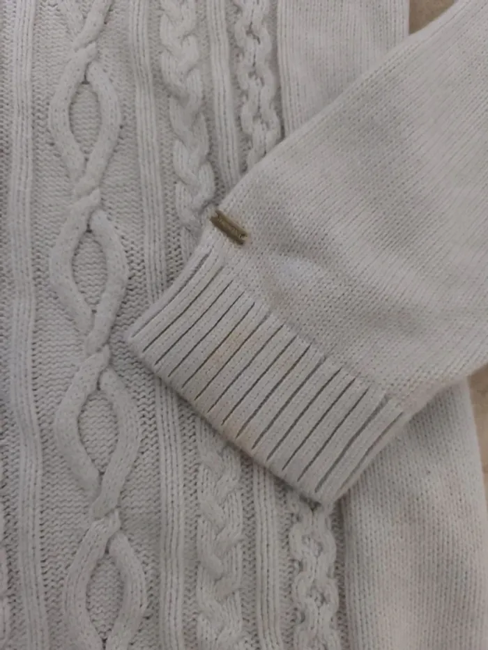 Pull tommy Hilfiger femme M blanc crème motif torsadé devant, des tâches et couleur ternie - photo numéro 8