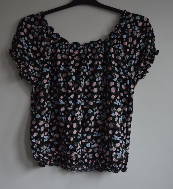 Haut fleuri H&M noir manches courtes col smocké taille 44 - photo numéro 3