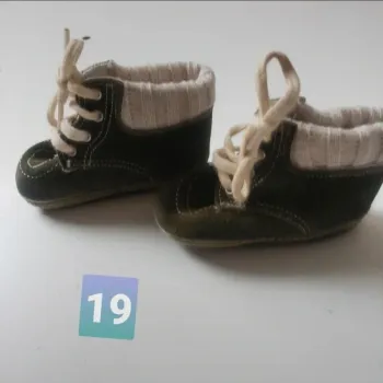 Chaussures taille 19