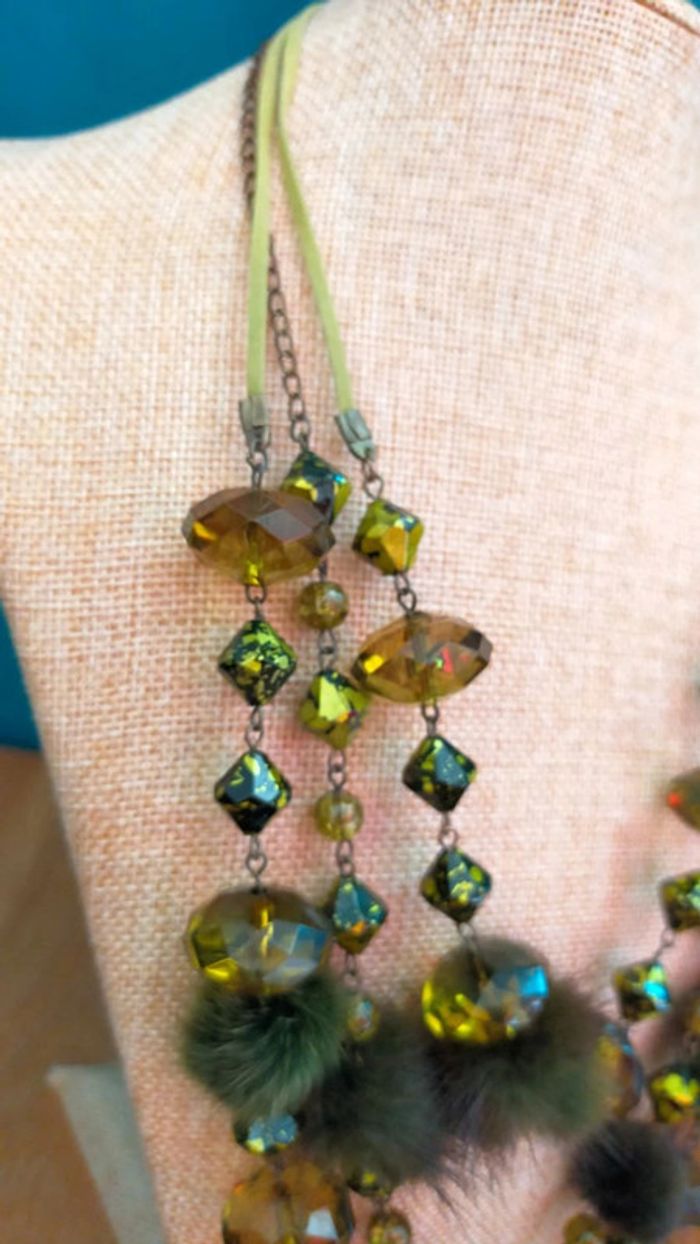 Collier fantaisie original – Vert olive & ambre – Pompons et perles mouchetées - photo numéro 16