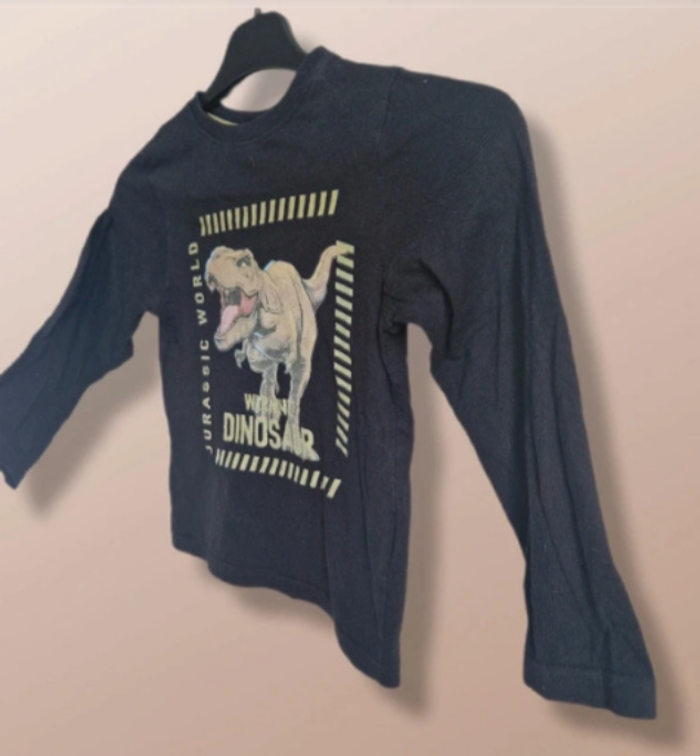 👕T-shirt à manches longues Jurassic World Taille 8 ans - photo numéro 3