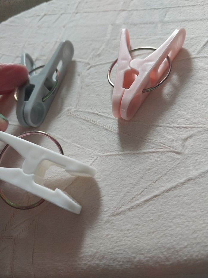 Lot de 30 pinces à linge colorées - photo numéro 5