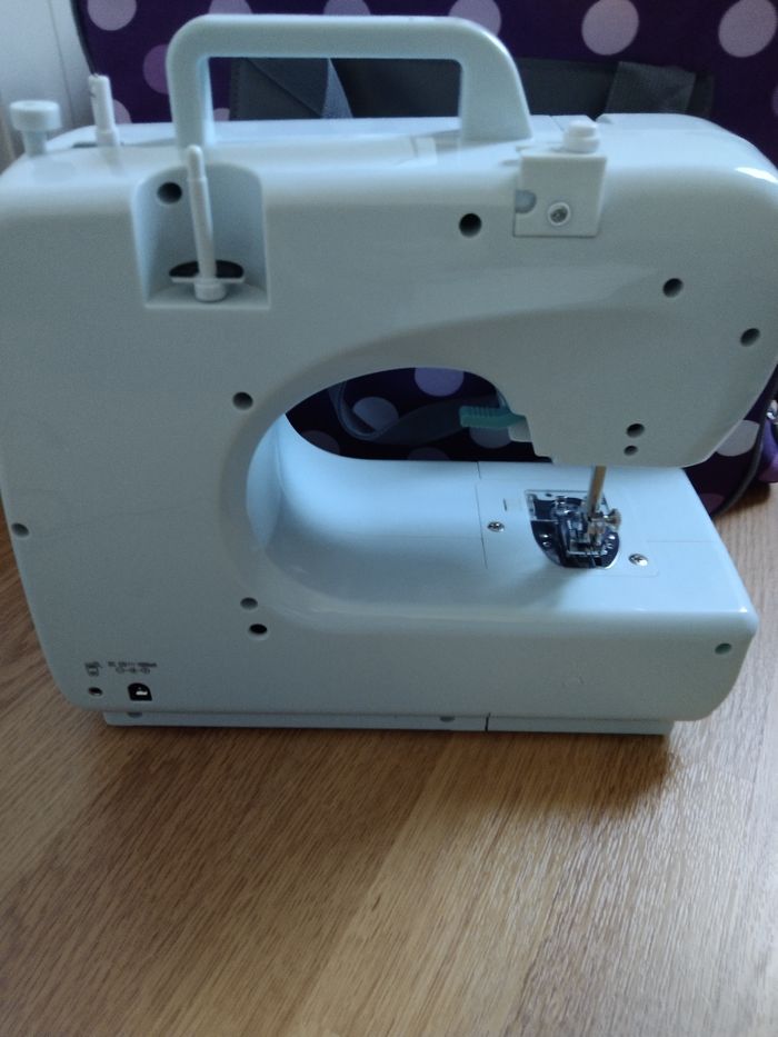 Machine à coudre avec sac - photo numéro 2