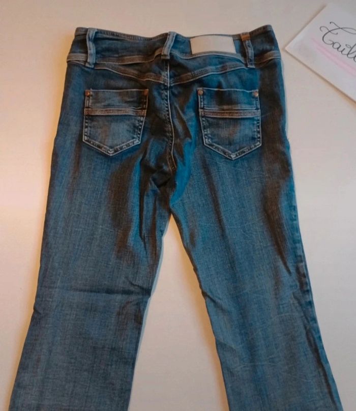 Jean Denim taille 38 en très bon état - photo numéro 5