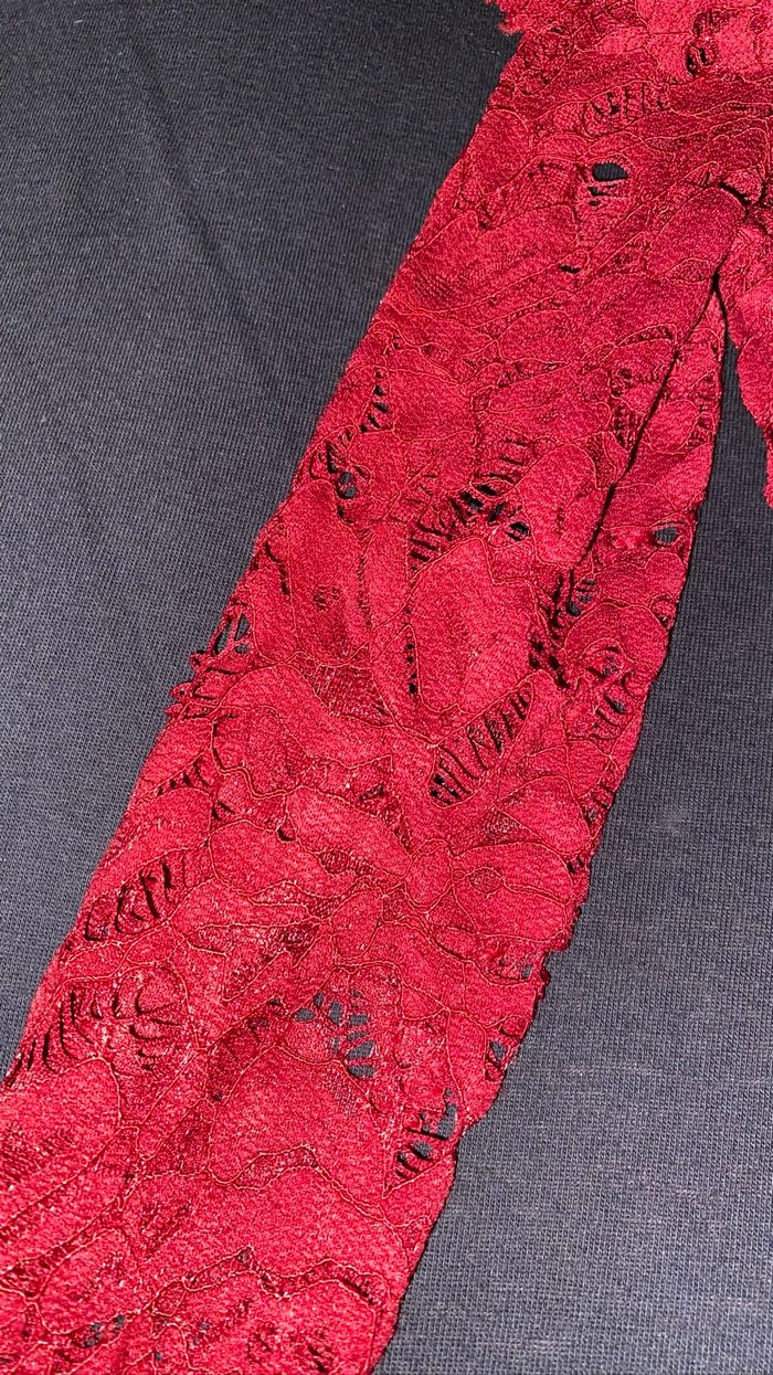 Robe rouge dentelle & sequins neuve – Taille S ✨ - photo numéro 7