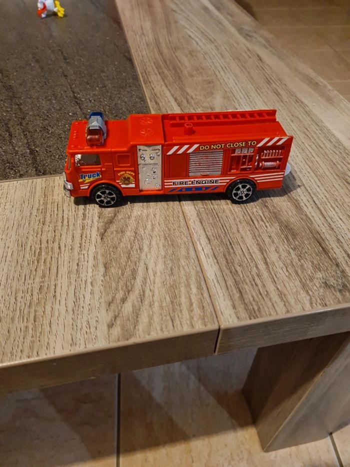 Camion pompier - photo numéro 2