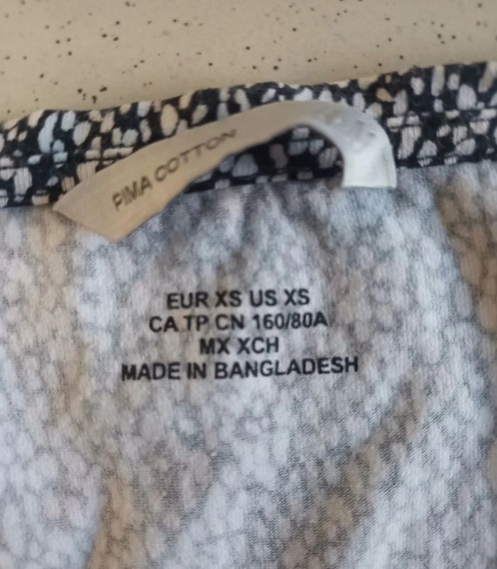 T-shirt H&M taille XS - photo numéro 3