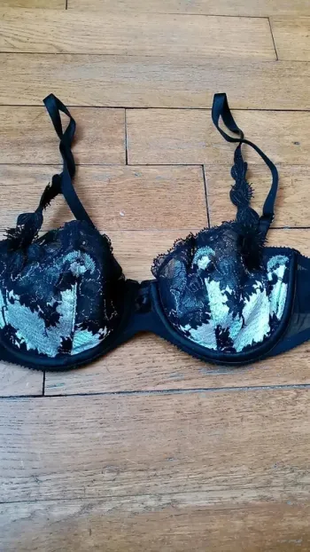 Soutien gorge chantelle 90B noir gris neuf 