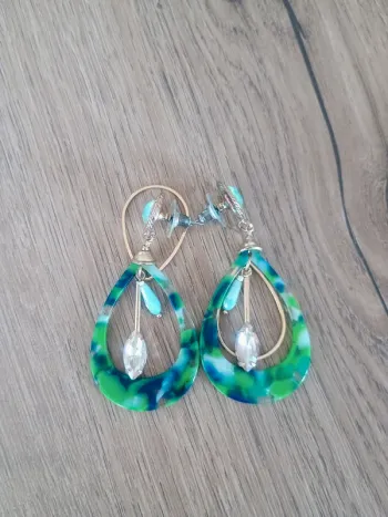 boucle d'oreille verte chic