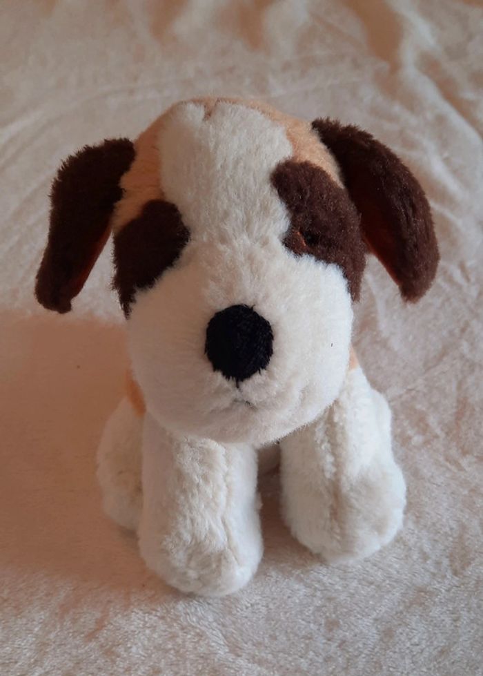 Jolie petit chien en peluche - photo numéro 2