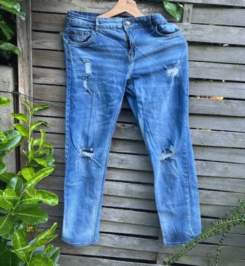 Jean marque girlfriend, taille 38, en très bon état.