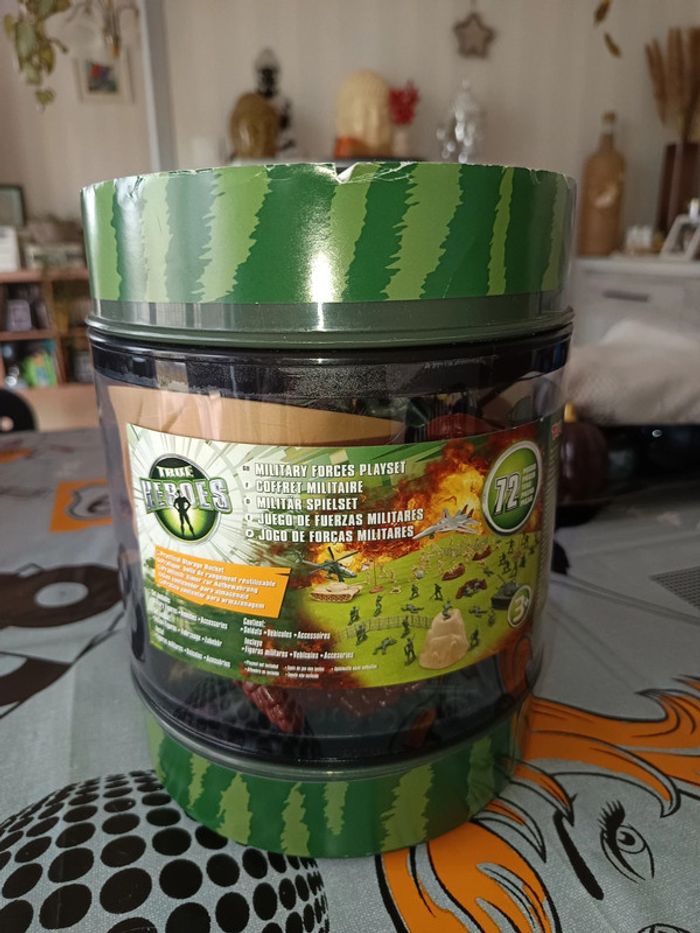 Coffret de jeux militaire 68 pièces