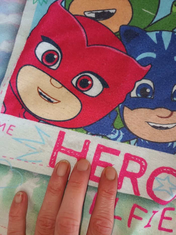 Pyjama pyjashort Pyjamasks 👧 taille 5 ans - photo numéro 4