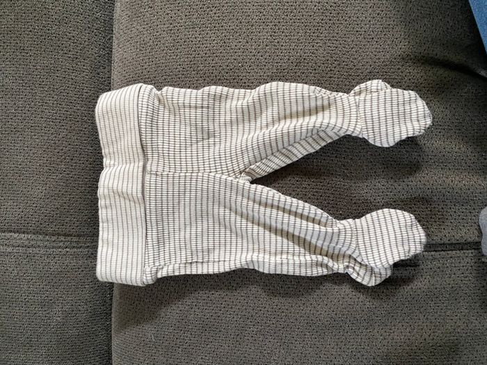 Lot pantalon 1 mois - photo numéro 3