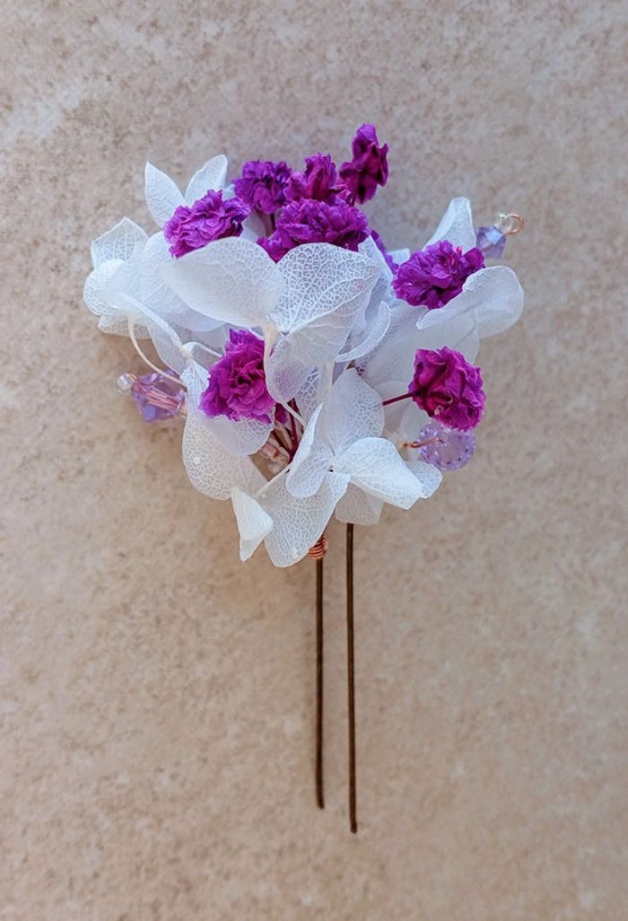 Épingle à cheveux en fleurs séchées et perles