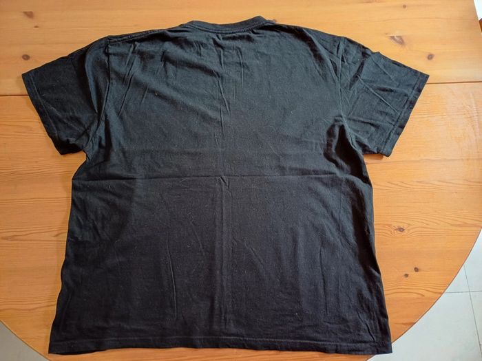 Tee-shirt noir floqué - photo numéro 2