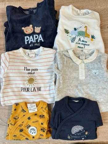 Lot 4 Pyjama, 2 bodies