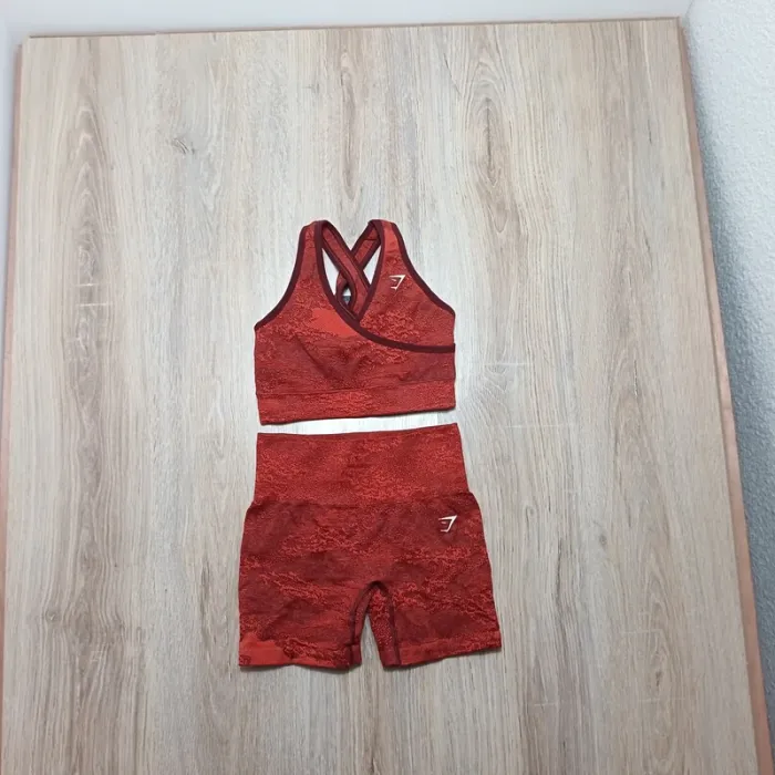 Ensemble gymshark femme Xs short + brassière orange sanguine