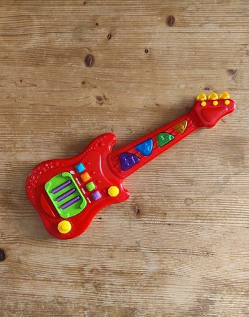 Guitare électronique jouet pour enfant - musicale et interactive