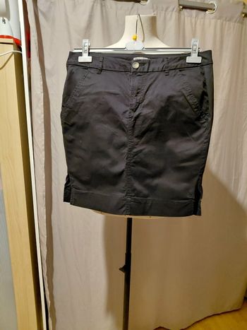 Très belle jupe courte femme T 44
