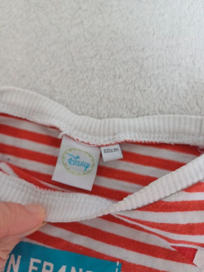 T-shirt rouge et blanc rayé 18 mois - photo numéro 2