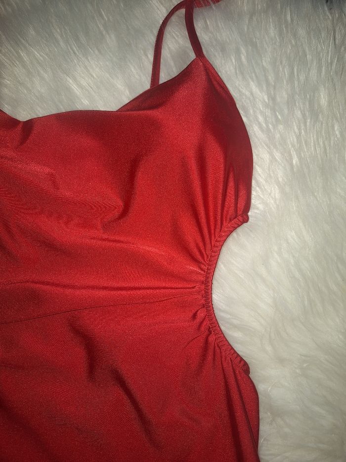 Robe rouge - photo numéro 3